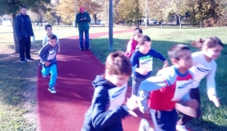Színpompás mezei futóversennyel folytatódott a diákolimpiai versenysorozat.    